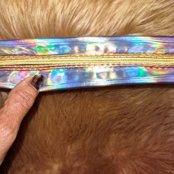 NWOT Colorful Iridescent Makeup Bag PLUS 2 Containers ~NOT VICTORIA'S SECRET. - Picture 4 of 6